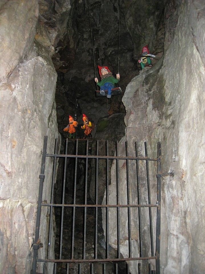 Vacation 2007-12 - Rock City 0274.jpg - Rock City outside of Chattanooga Tennessee has been a tourist attraction since 1932. I remembered seeing barn roofs painted with "See Rock City" and wanted to pay a visit to its home on Lookout Mountain. Christmas Vacation 2007-08.